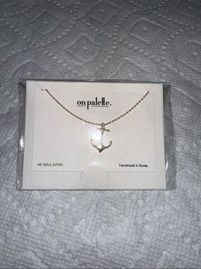 on palette Gold Anchor Pendant Necklace - Gold